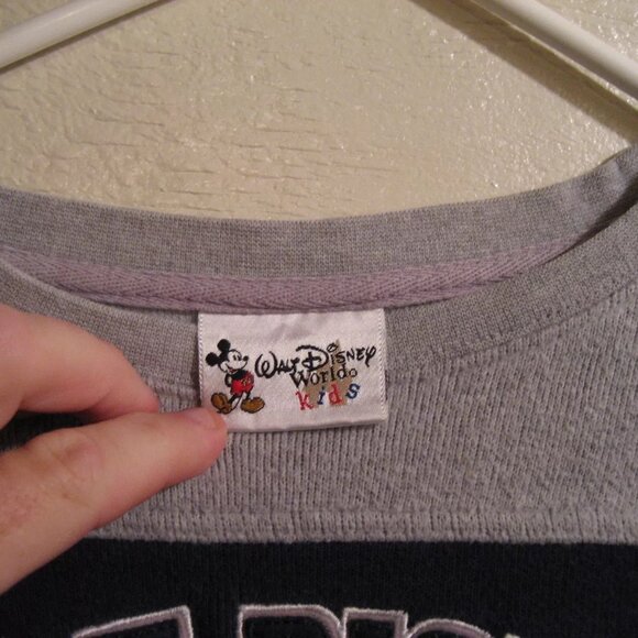 kids WALT DISNEY WORLD sweatshirt size xl - Picture 3 of 5
